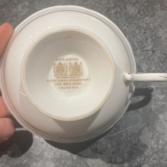 🇬🇧 Paragon G6093/1 Pink Floral Bone China Tea Cup and Saucer - Picture 7 of 7